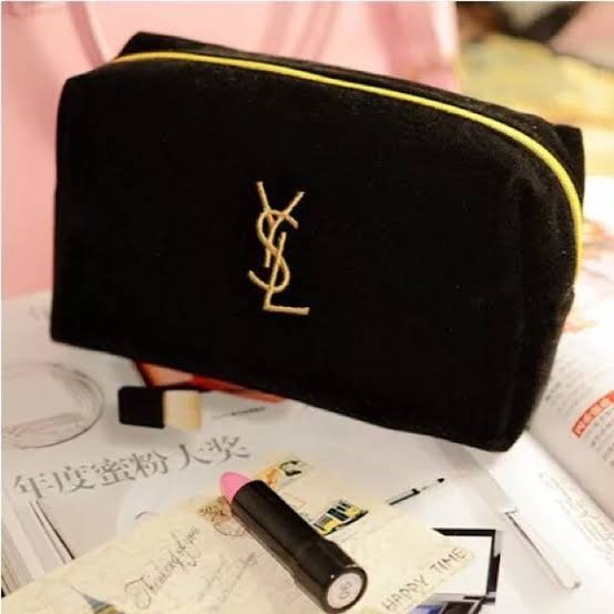 Yves Saint Laurent pochette maquillage velouté noir