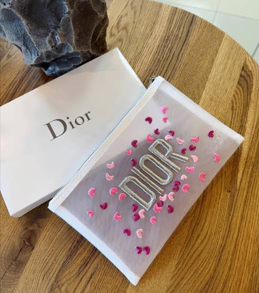 Dior trousse broder cœur